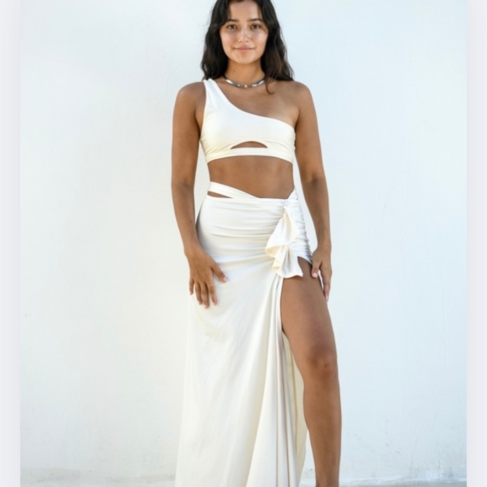 Elegant Cream One-Shoulder Cutout CROP Top/ Skirt Set